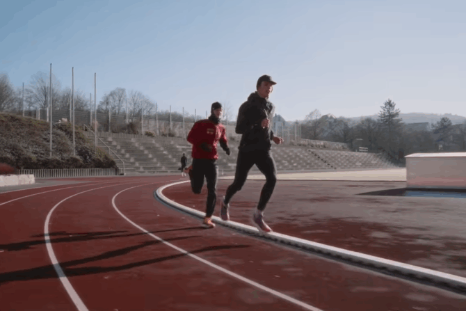 So trainiert Deutschlands schnellster Nachwuchsläufer! | Train with Pros mit David Scheller